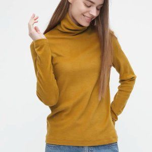 UNIQLO Heat Tech Fleece Turtleneck Long Sleeve Thermal Top